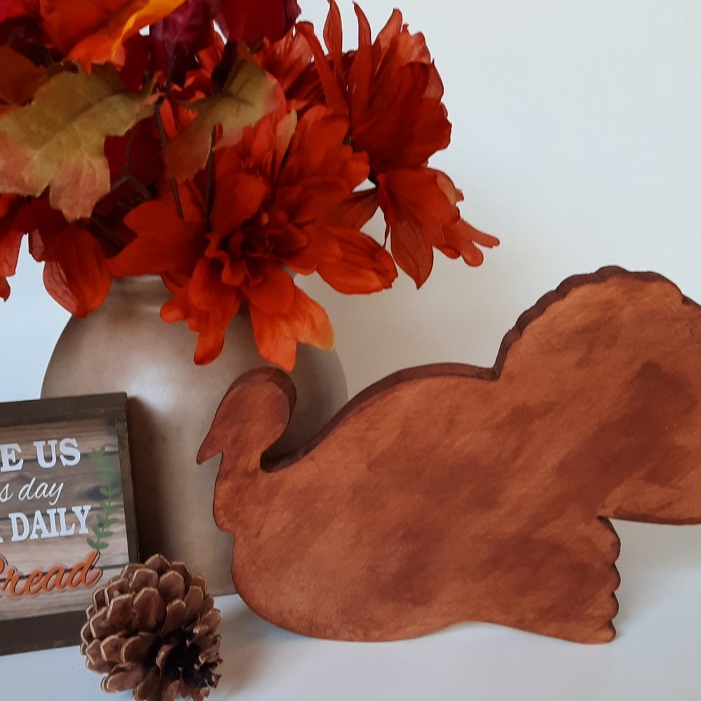 Wood turkey shelf sitter